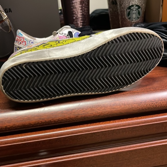 Golden goose womens graffiti sneakers RARE sold out. In excellent condition. - Picture 9 of 9